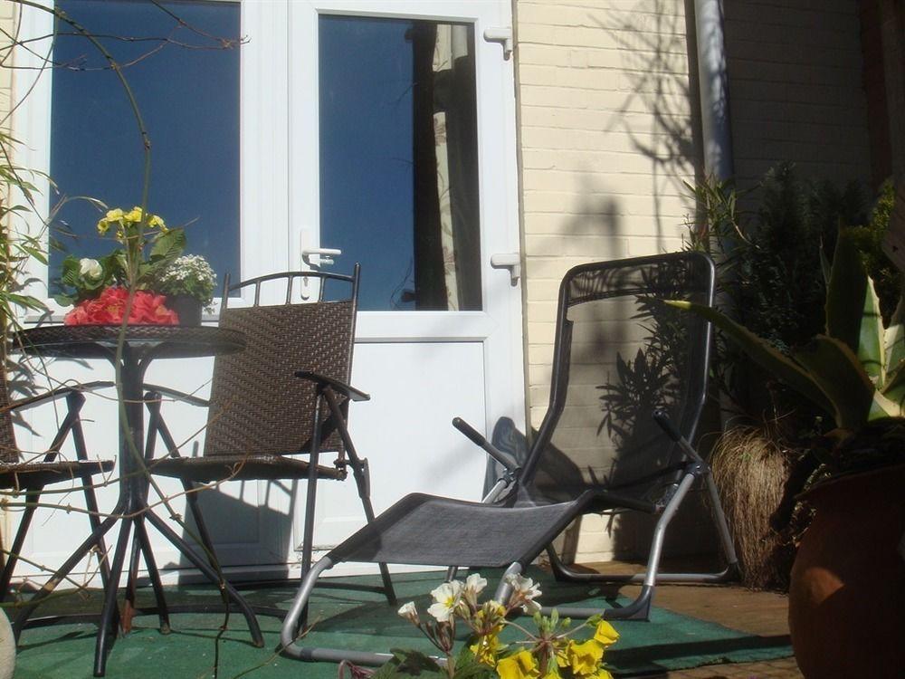 Harlequin Guest House With Parking Weymouth Exteriör bild
