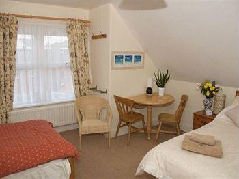 Harlequin Guest House With Parking Weymouth Exteriör bild